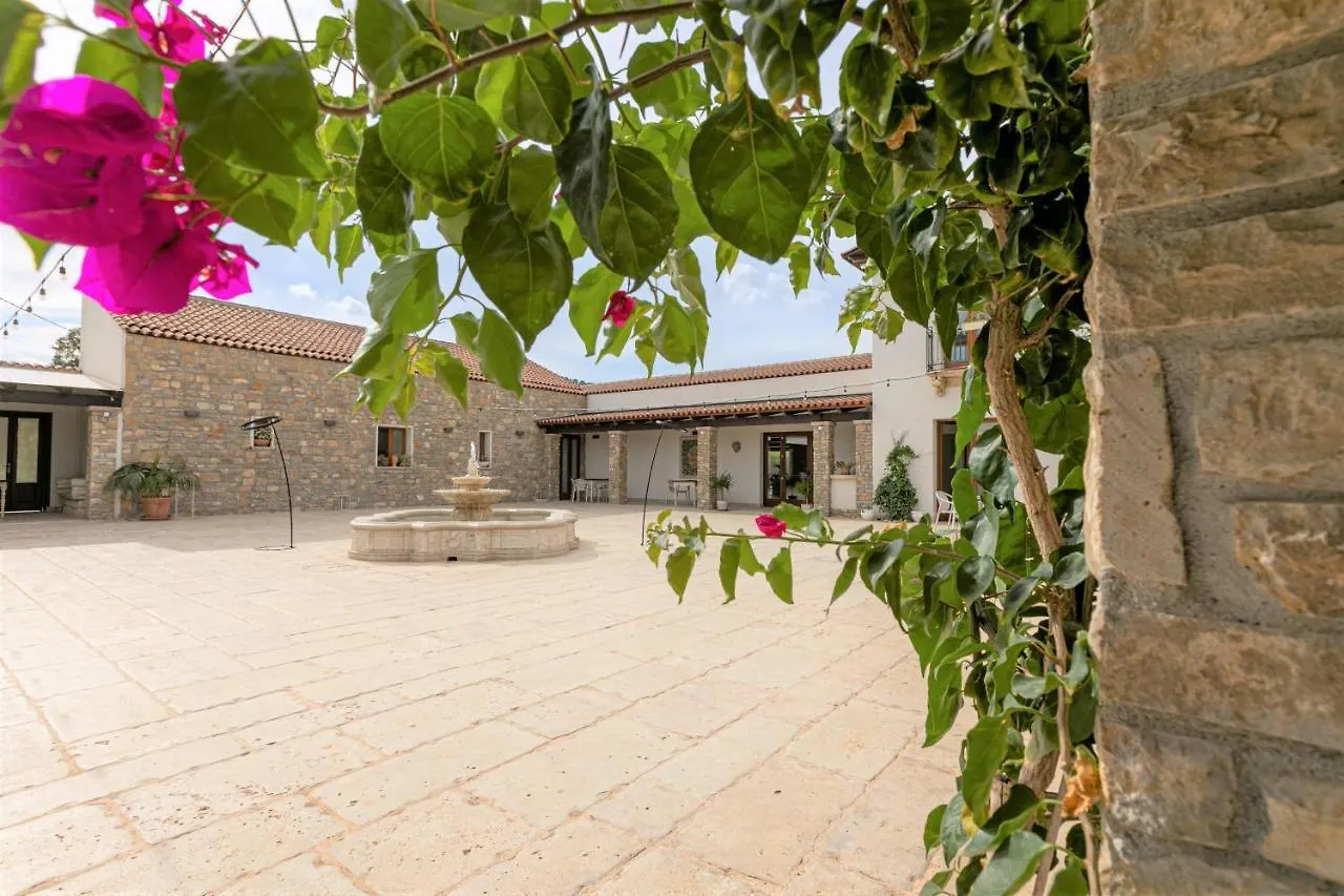 La Corte del Sole Brucanuova 3*,