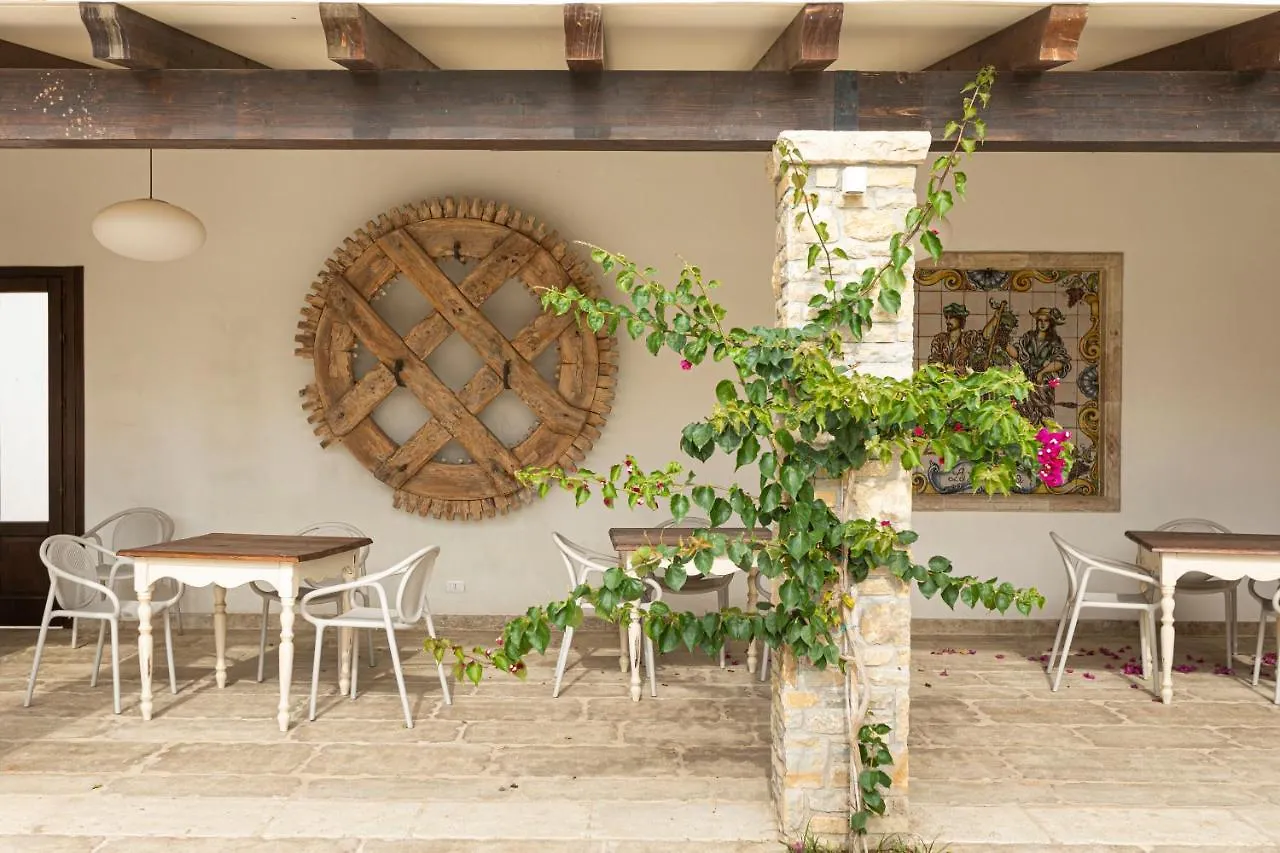 La Corte Del Sole Brucanuova Hotel